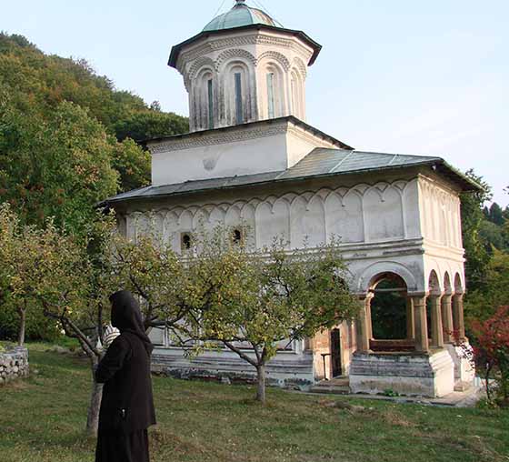 Manastirea-Horezu-2011-Biserica-bolnitei-Manastirii-Hurezi-th